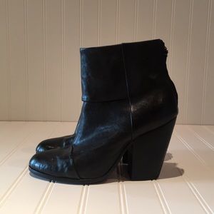 Rag & Bone Black Leather Newbury Booties sz 38.5